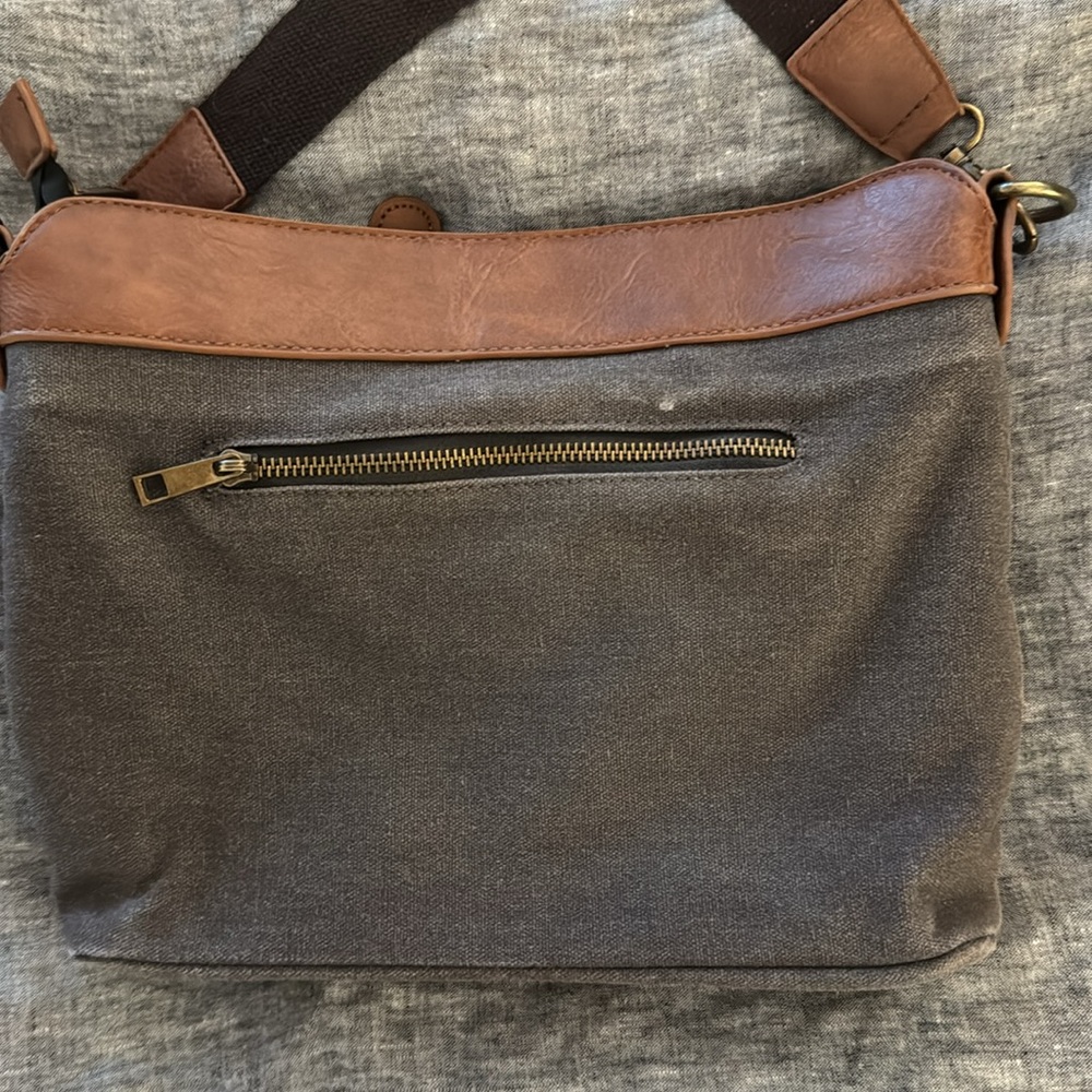 Canvas & Leather LA CLE Cross Body Bag. Charcoal Gray. - Picture 2 of 7